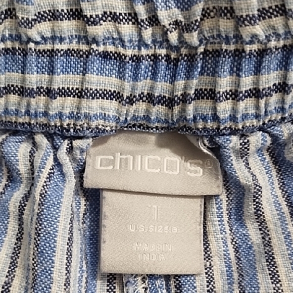 Casual Lagenlook Denim Blue Striped Linen Cropped Pants with Button Accents - Picture 9 of 11